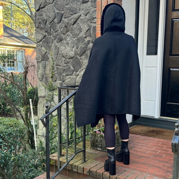 Fabulous Oversized Faux Fur Hooded Cap Jacket - Picture 4 of 5